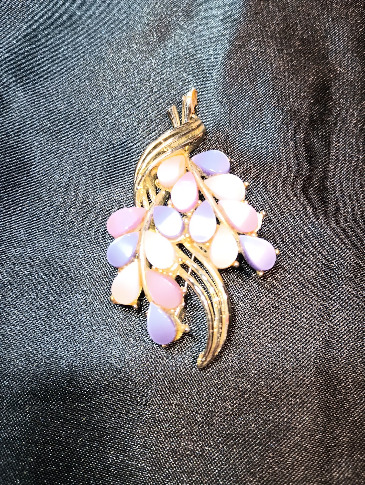 Vintage Brooch. Pink, White & Purple Teardrop Stones. Gold tone.