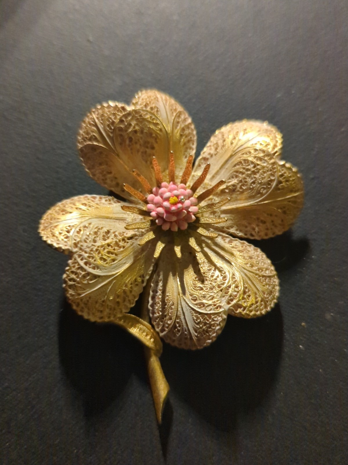 Vtg Heart Petal Flower Brooch Gold Filigree Pink Center ART Arthur Pepper Pin