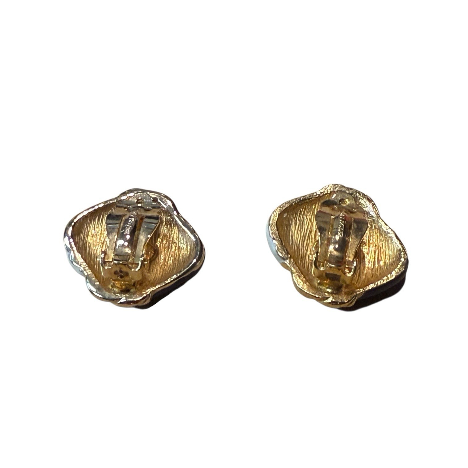 GAY BOYER Gold Tone & Navy Clip On Earrings Enamel Cream Navy 90s Fashion Retro