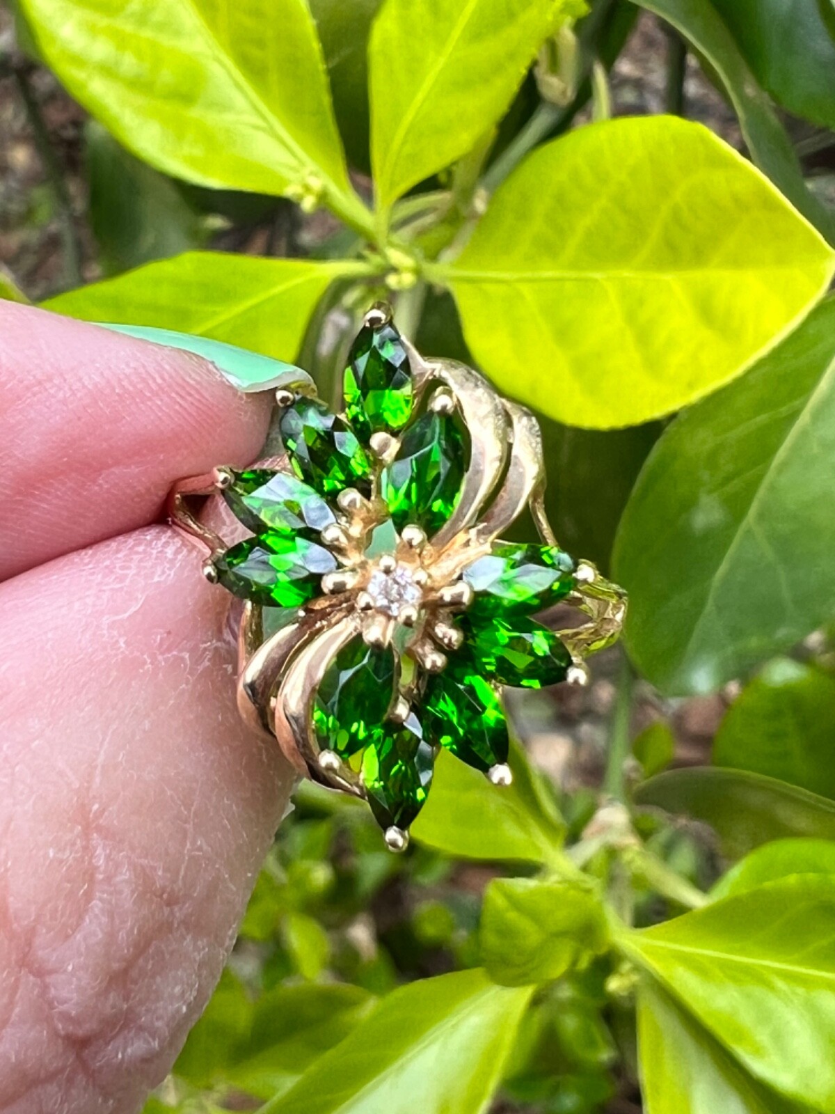 VINTAGE 14K YELLOW GOLD VIVID GREEN CHROME DIOPSIDE DIAMOND COCKTAIL RING
