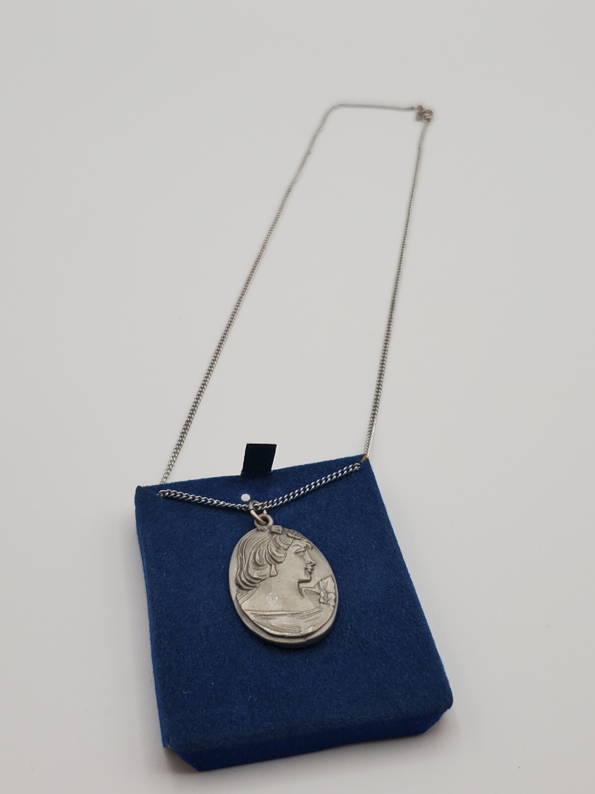 Vintage Revere Pewter Women Silhouette Pendant w/18″ Stainless Steel Chain