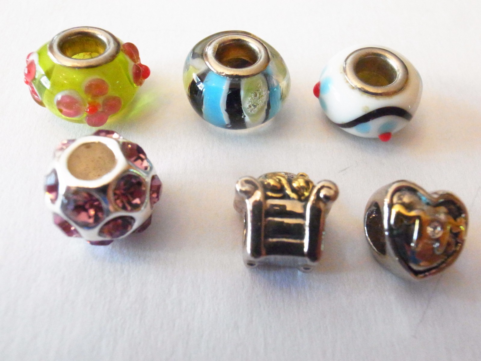 Lot of 15 Unmarked Charms & Bracelet-Heart Purse Lampwork Buildings Photo Discs