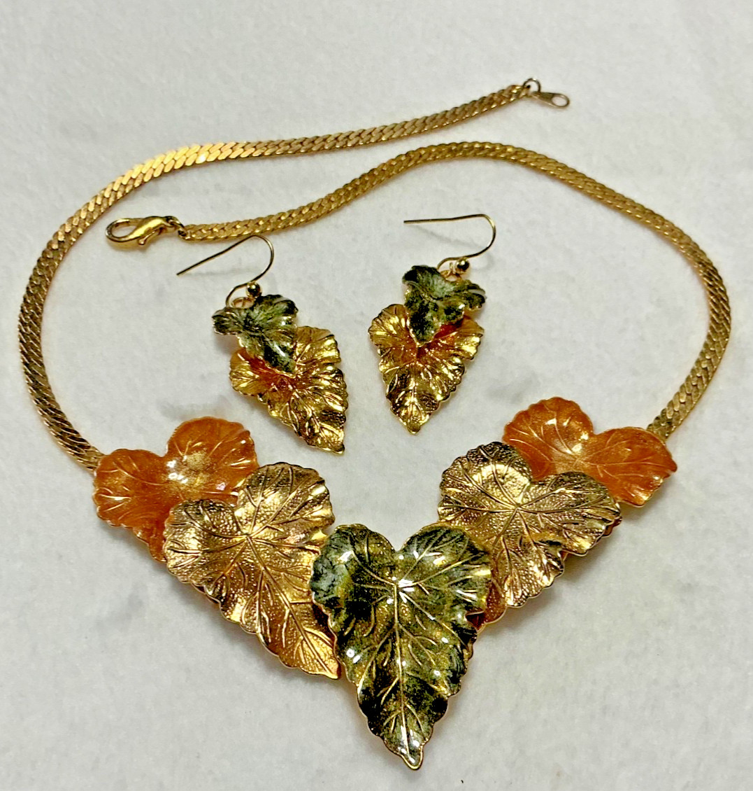 Vintage Estate Gold Tone Leaf Necklace and Earrings Gold, Red, Green Enamel
