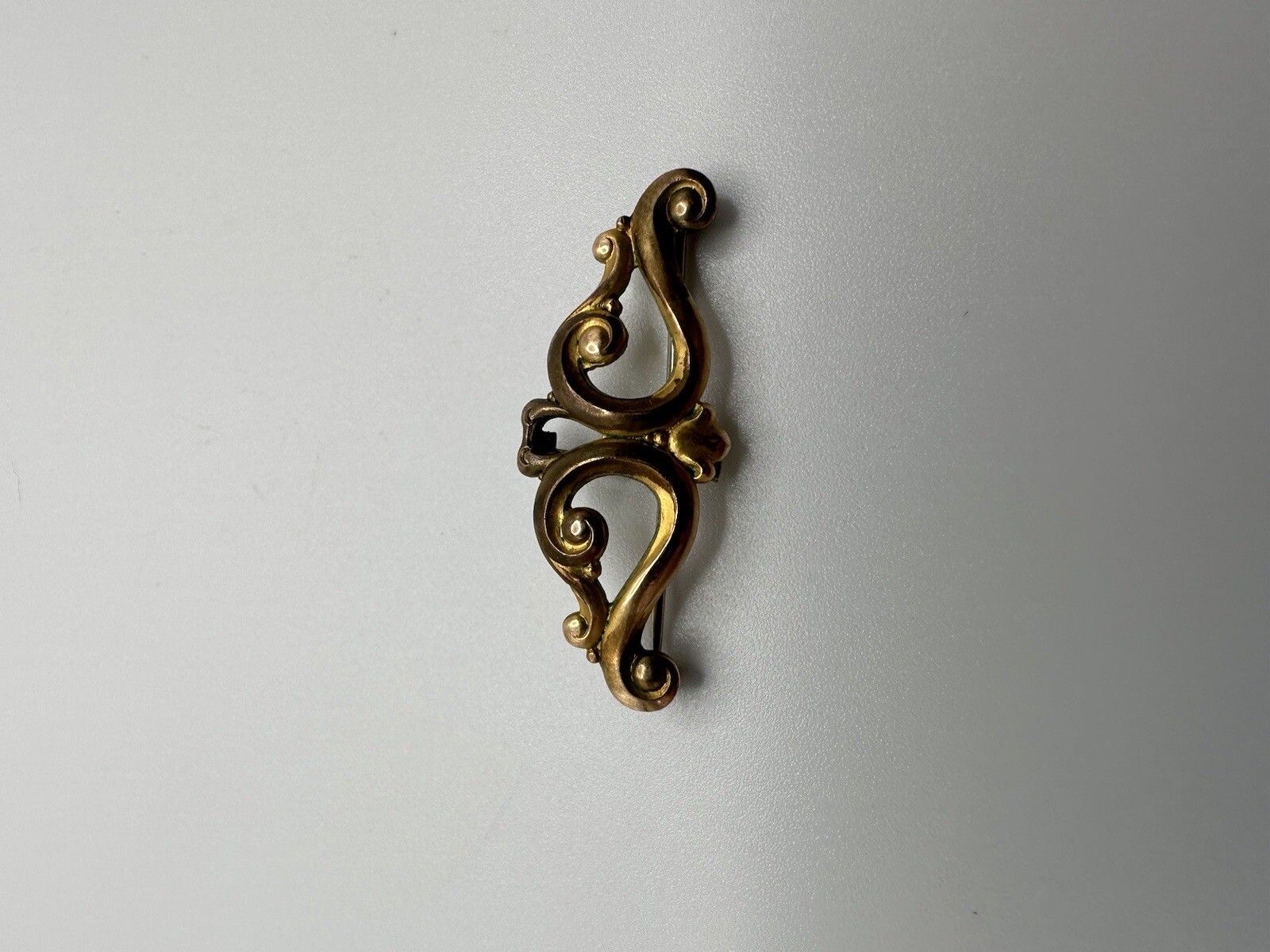 Vintage Gold Plate Ornate Victorian Style Brooch 3.5cm JB4