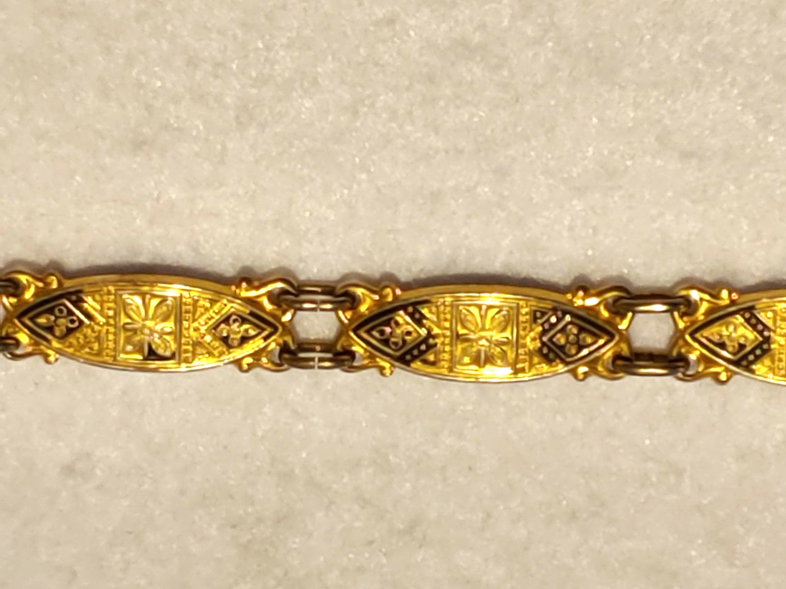 vintage – bracelet – Metal Goldtone – 1/4 in x 6 1/2 in Long