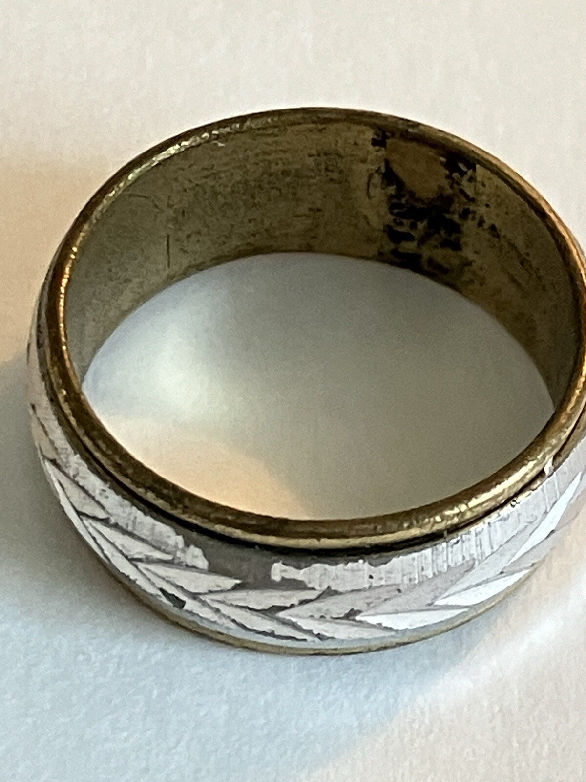 Vintage 18k HGE Stamped Gold Plated Band Ring Sz 6 3/4” Silver Tone Design