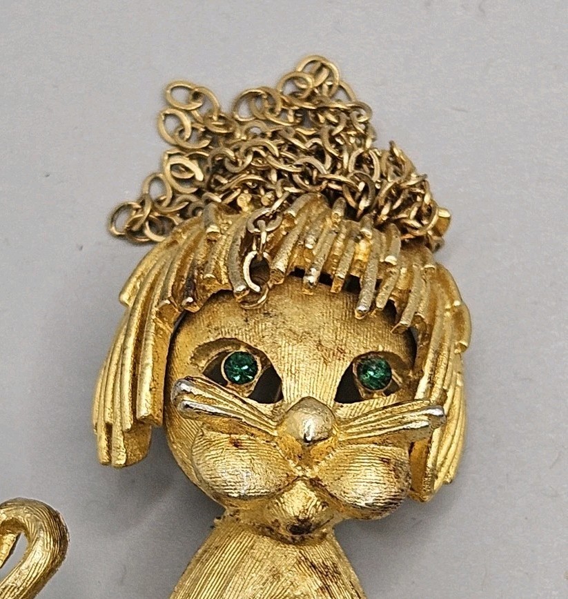 Vintage Gold Plated Rhinestone Lion Cub Brooch Pin Chain Dangle R Mandle Jewelry