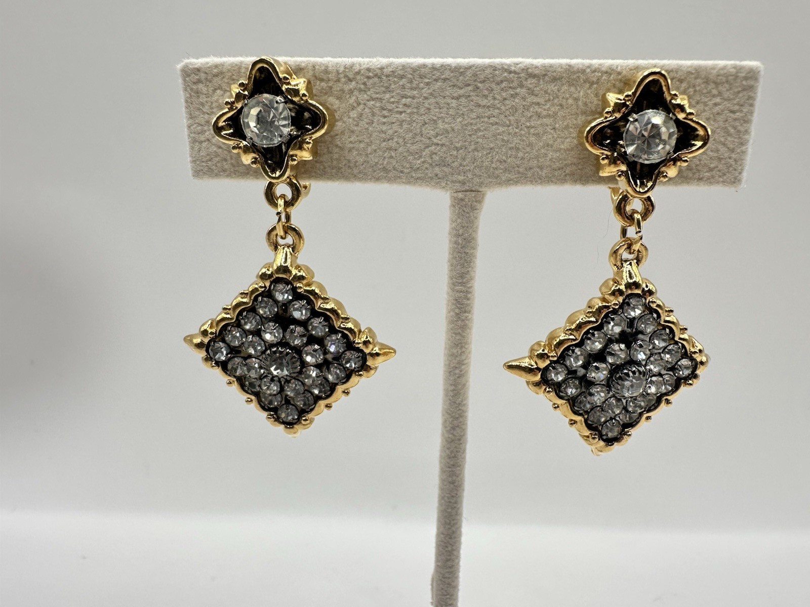 Vintage Collectible Earrings Victorian Dangle Crystals Avon Clip On Sparkle!