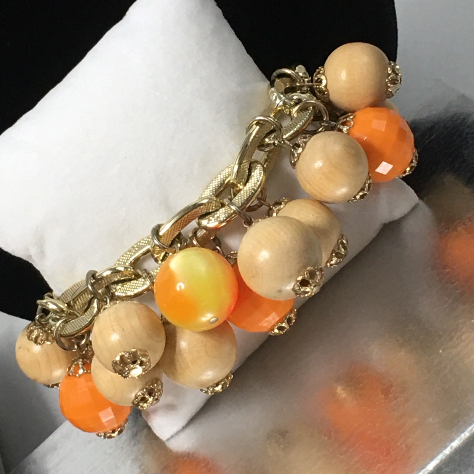 1960s VTG Chunky Multicolor Beaded Cha Cha Bracelet Lucite and Wood 8″