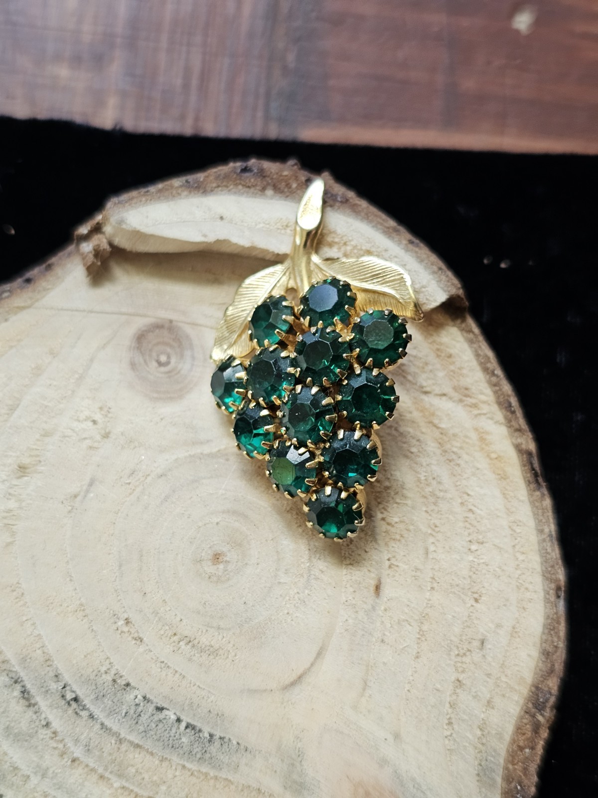 Estate Grape Cluster Brooch Green Rhinestones Gold Tone Prong Set Mcm Pin