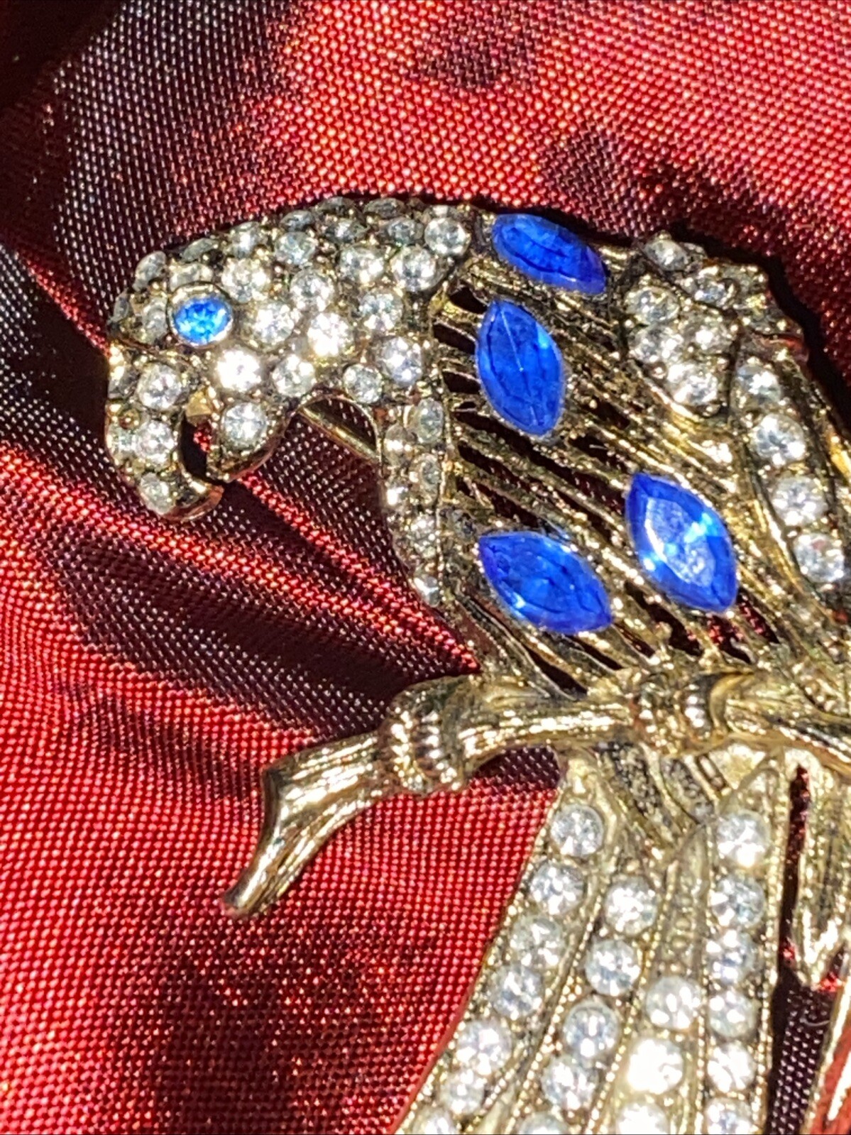 Vintage Parrot Brooch Glass Rhinestone’s Gold Tone Blue And Clear Stones EUC 2”