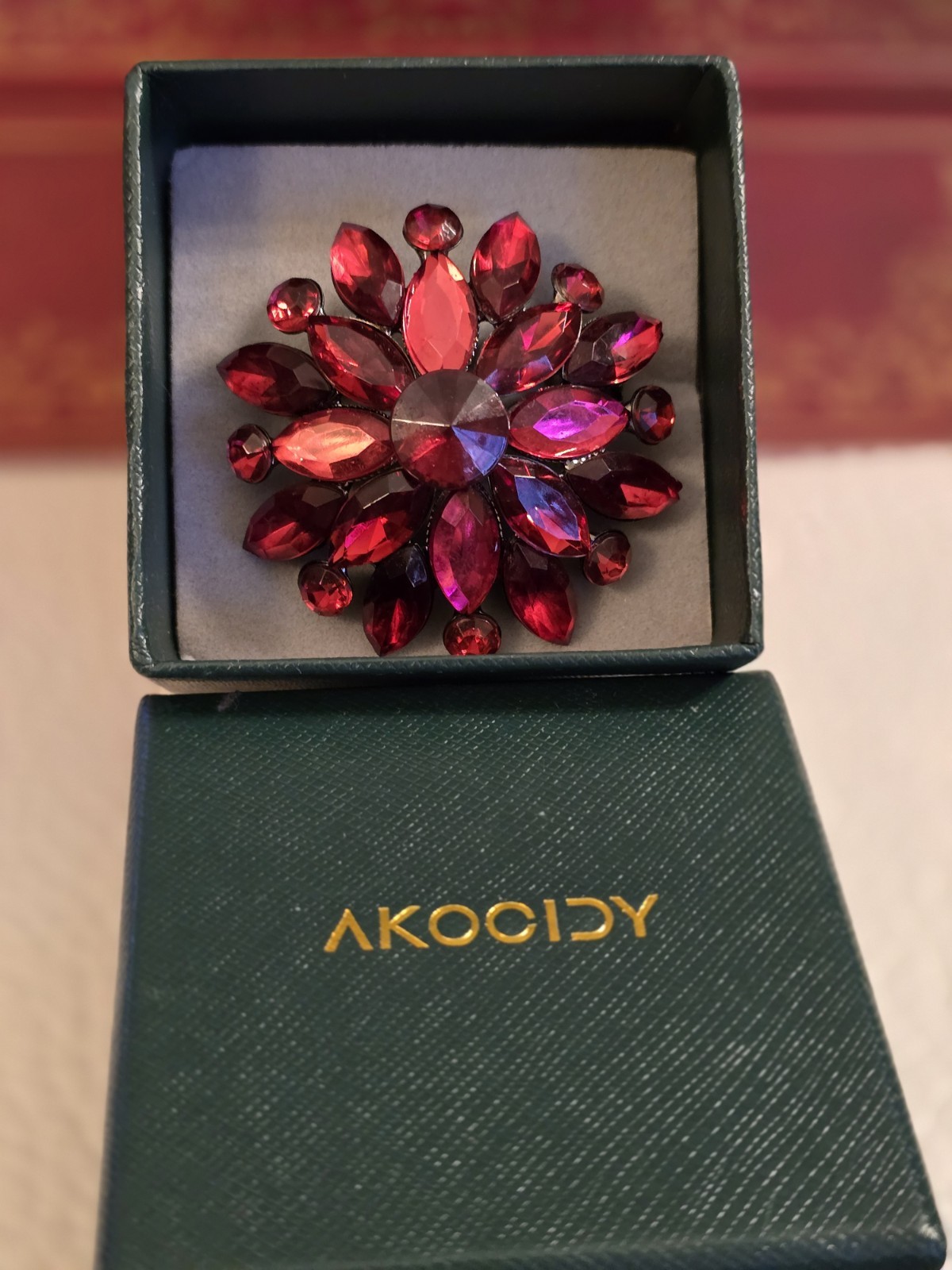 RUNWAY STATEMENT MARQUISE PINK PURLE LUCITE BROOCH-NWOT☆3D☆2″Diam☆GUNMETAL☆WOW