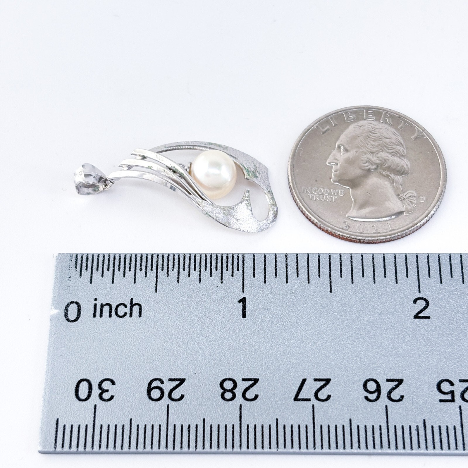 Vintage Silver-Tone Modernist Pendant with Pearl Accent