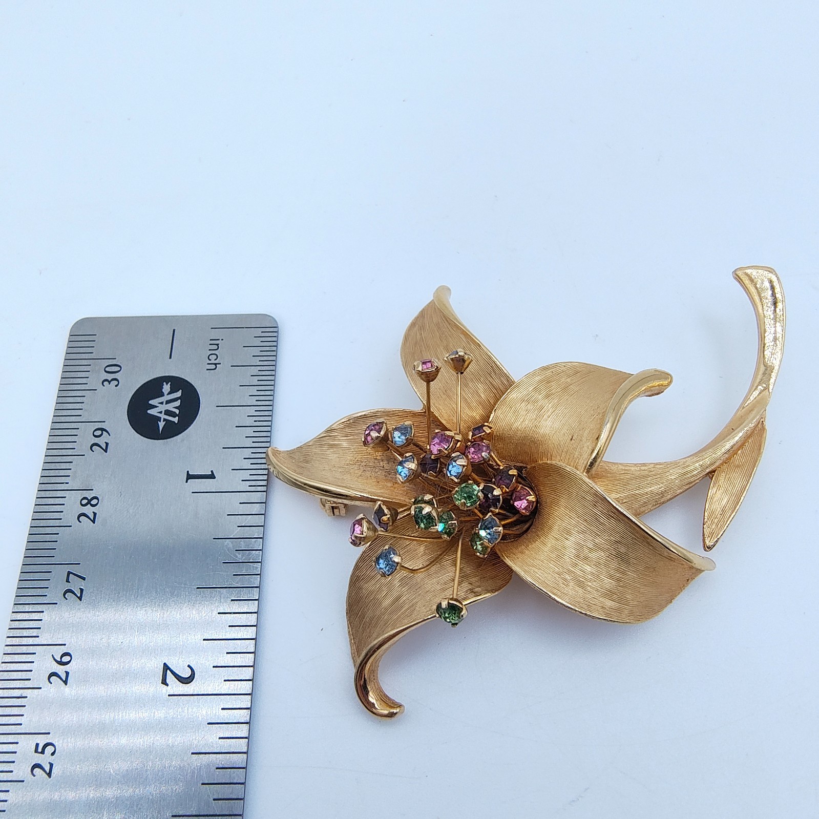 Vintage Calla Lily Brooch Brushed Gold Tone Multicolor Rhinestone Pistil Flower