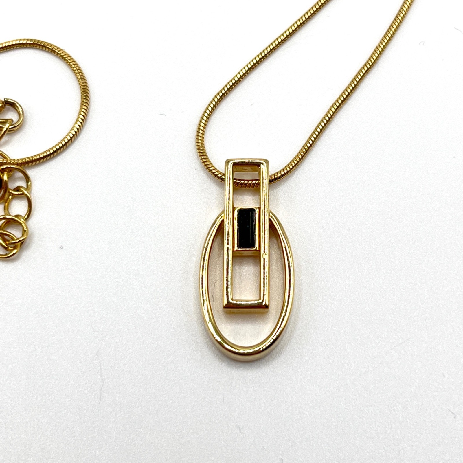 Lia Sophia Oval Square Black & Gold Tone Necklace Dainty Elegant Stackable 18″