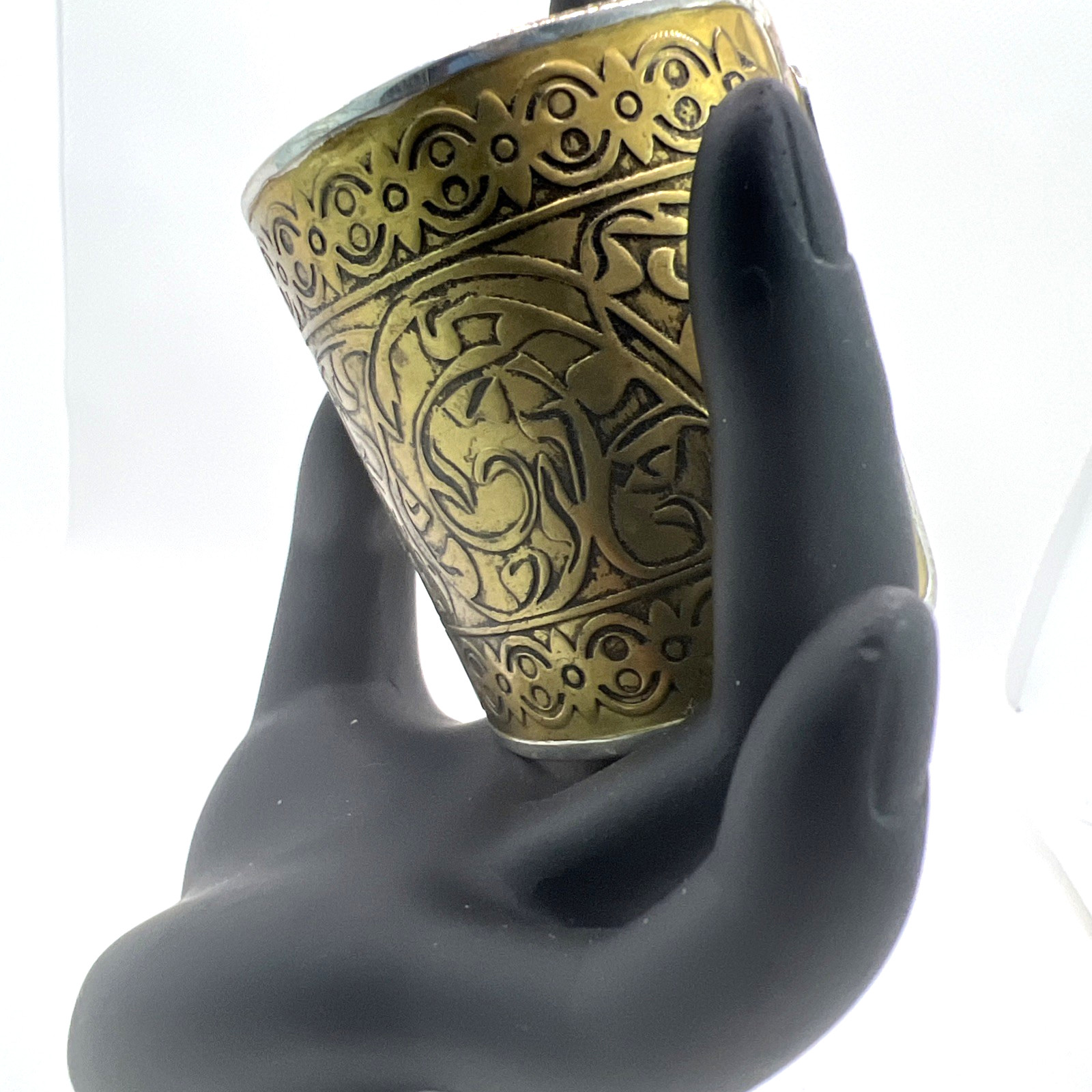 Vtg Amy Kahn Russell Cuff Bracelet Story Teller Hunting Scene Brutalist Signed