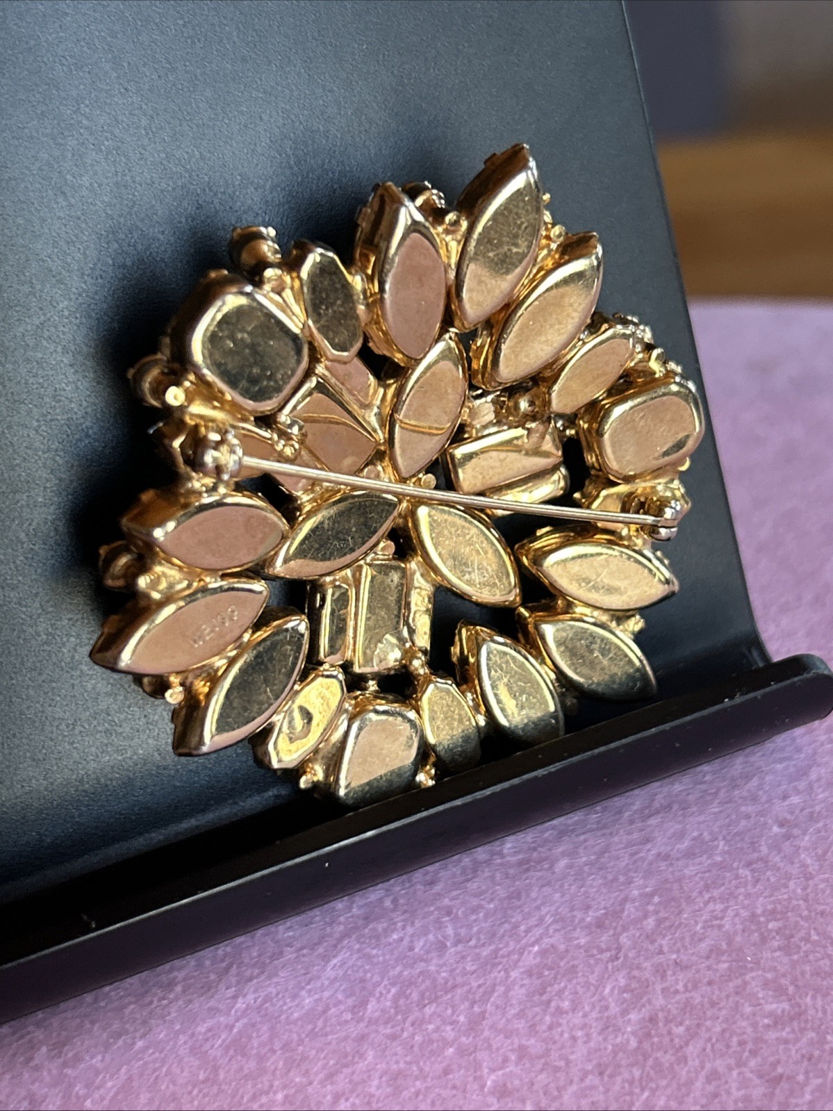 RARE STUNNING WEISS Gold PLATE Tiered Baguette Champagne Stones Brooch Pin