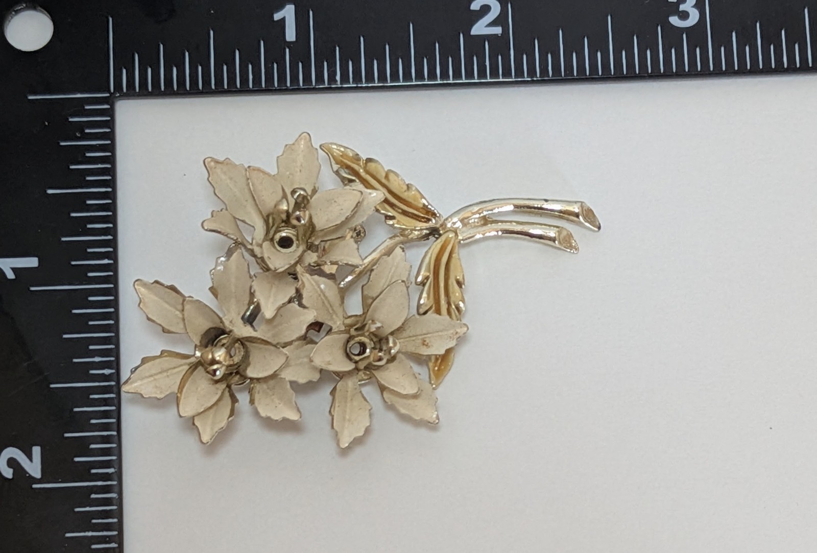 Vintage Gold & Ivory Metal Flower Brooch Pin