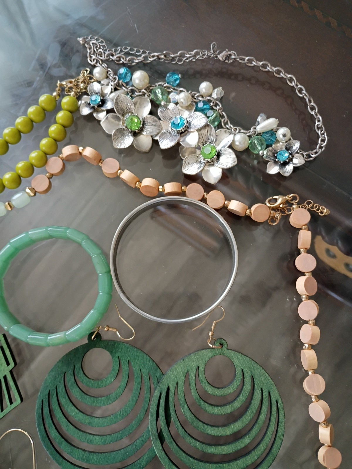 Costume Jewelry: Lot of Green Necklaces Earrings and Bracelets Vintage to Modern