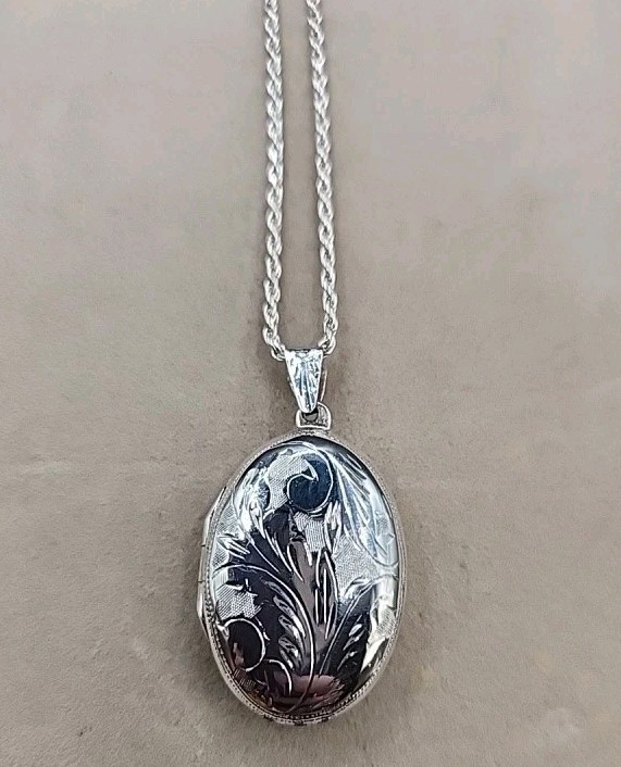 Vintage 925 Sterling Silver Engraved Locket Pendant/Necklace-24″ Chain- ITALY