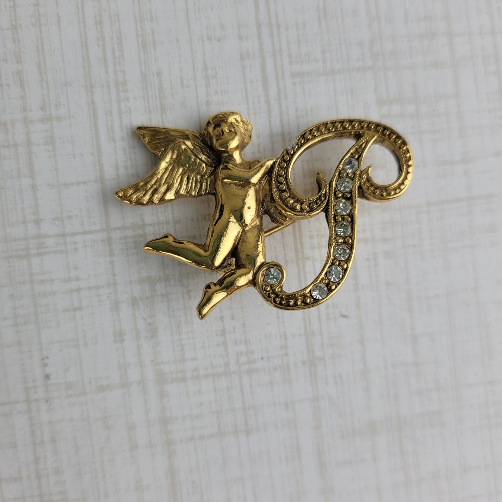 1928 Brand Gold Tone Rhinestone Angel Brooch Holding Initial Alphabet Letter P