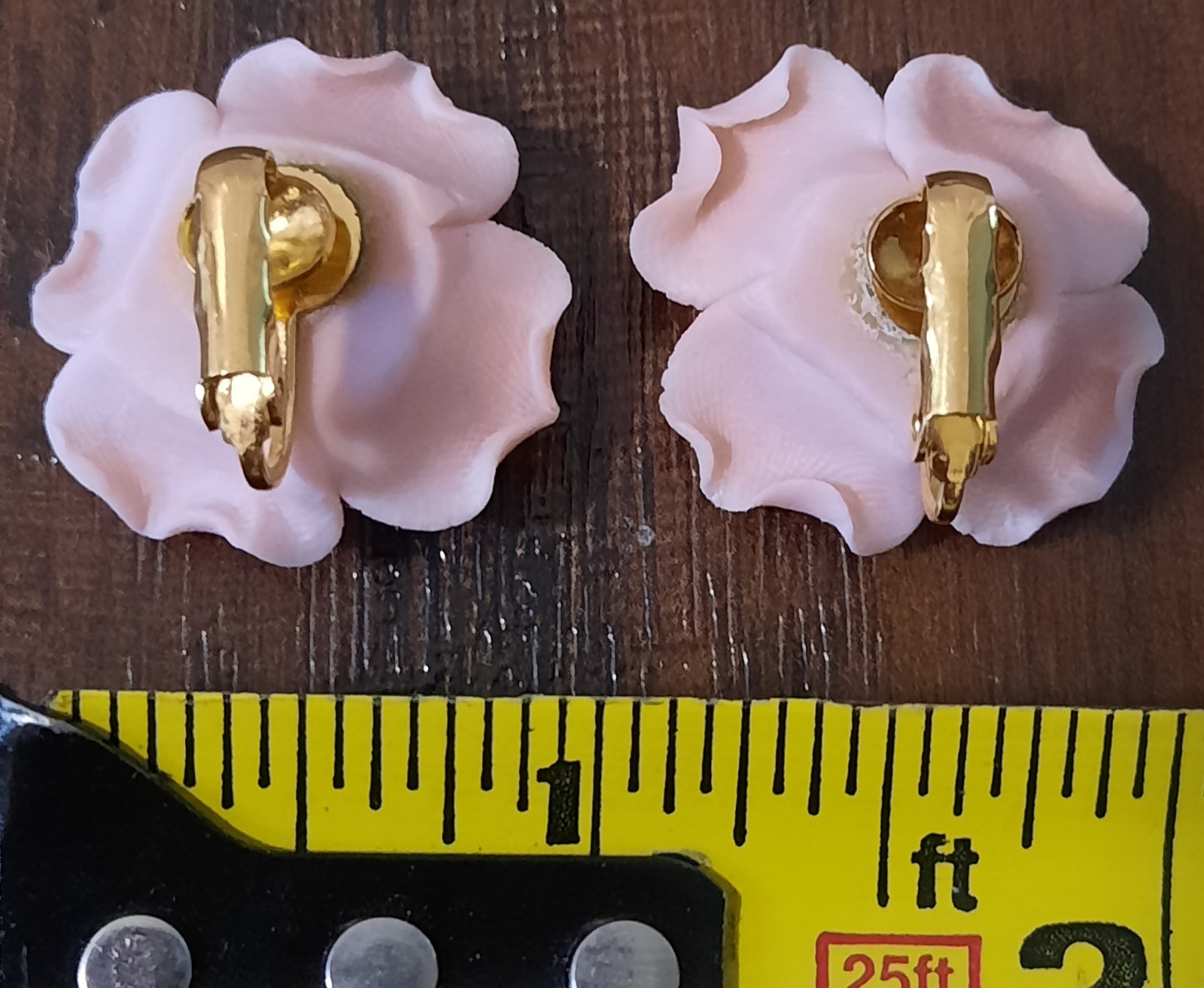 Vintage 1987 Avon Porcelain Pink Petals Pin & Earrings Set~Women’s Jewelry EUC