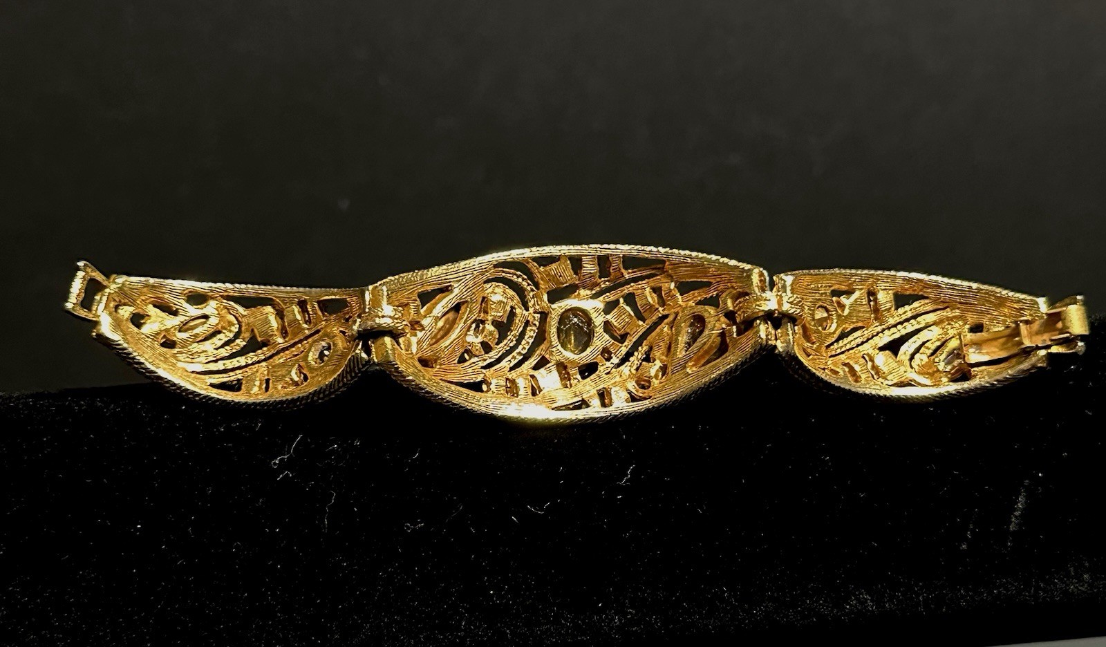 Vintage La Roco 1950s Filigree Gold Plate Shades of Topaz Rhinestone Bracelet