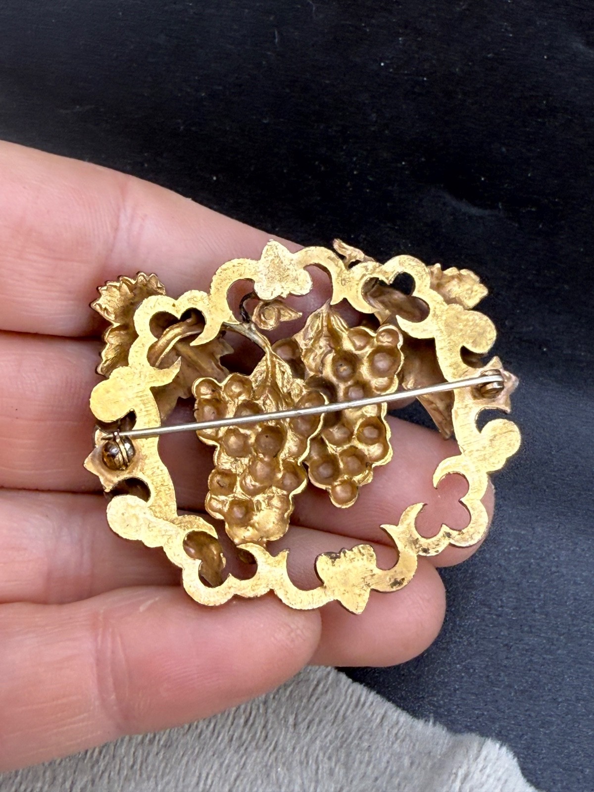 Vintage Brooch Gold Tone Grape Leaf Cluster