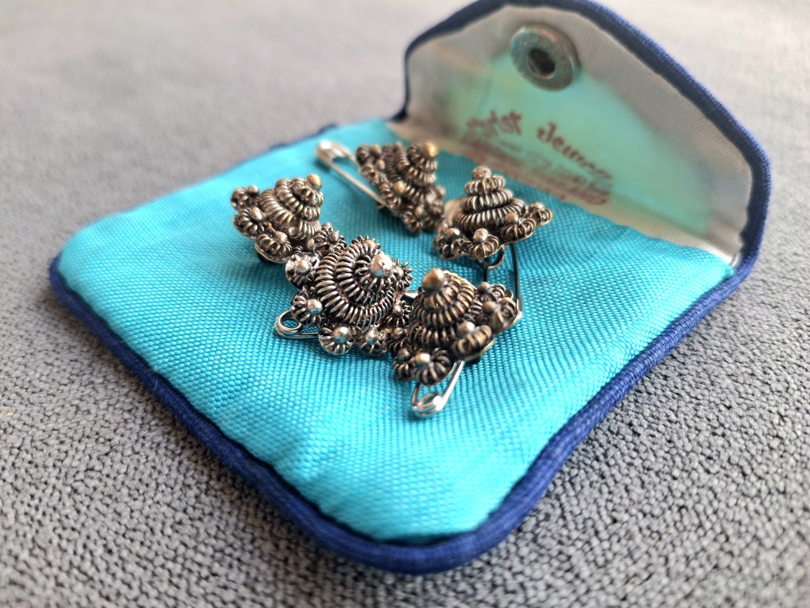 Vtg Thai Cannetille Intricate Filigree Flower Sterling Silver Button Set + Pouch