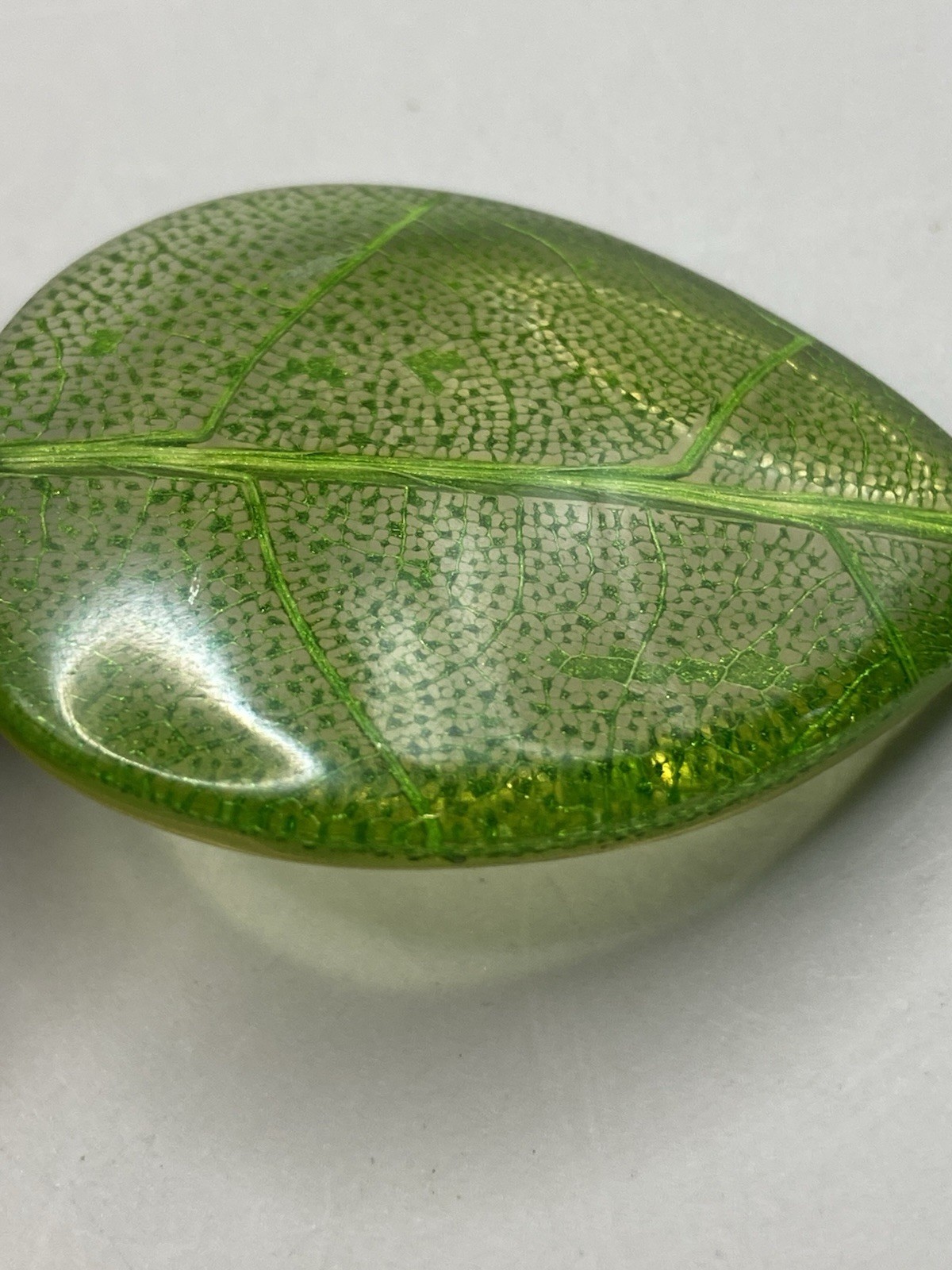 Vintage Green Resin Leaf Skeletal Pendant Necklace Silver Tone Chain Nature