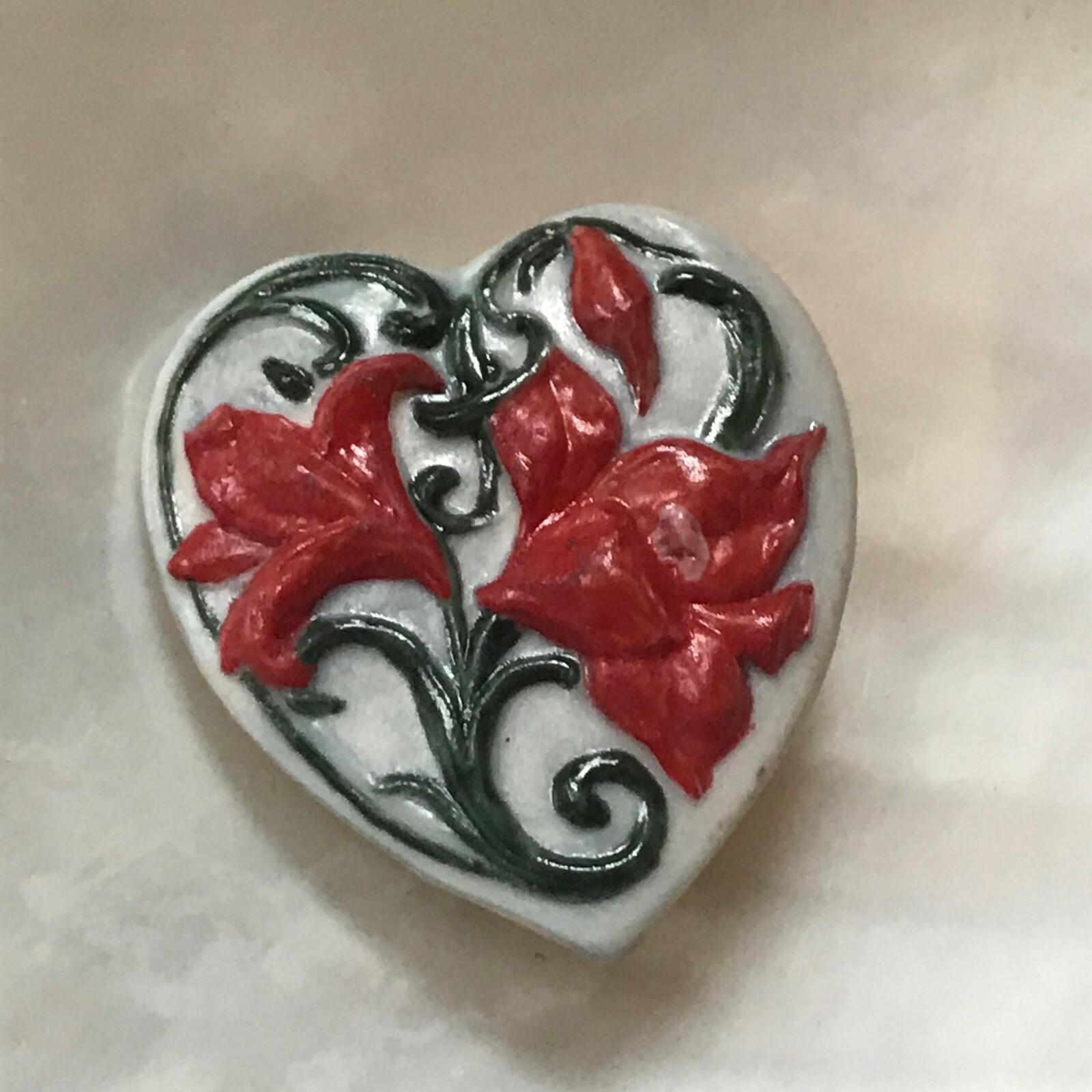 Estate Painted Ceramic Heart with Red Flowers Pin Brooch – 1 and 3/8th’s x 1.25