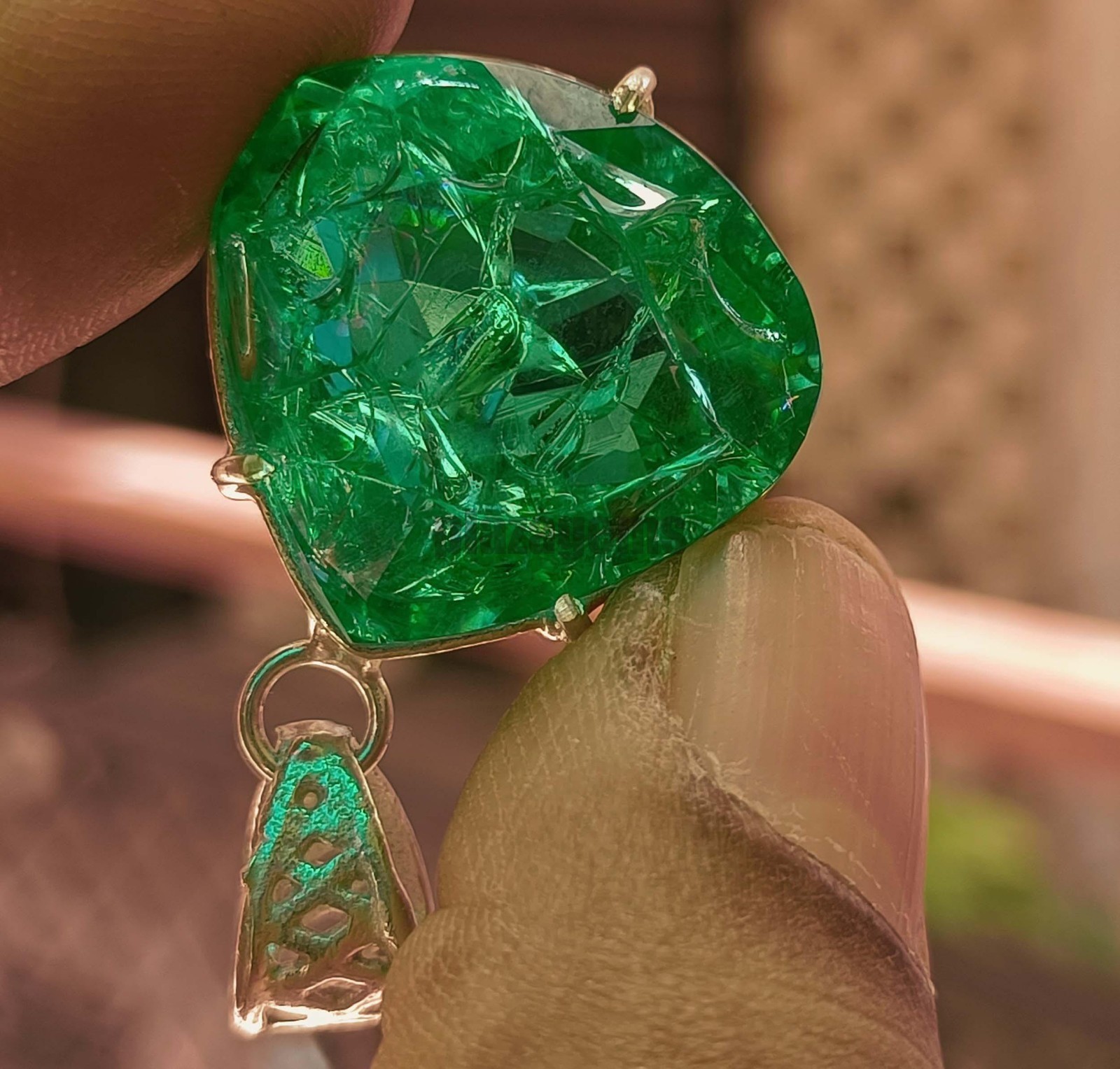 46 Ct Natural Vivid Green Colombian Emerald Pear Certified Pendant