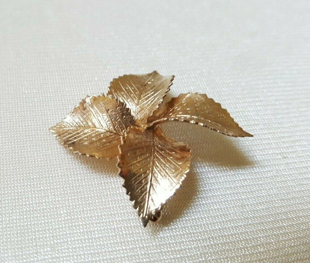 AC 12KGF Four Leaves Brooch Pin Approx 1″ Square Used VG
