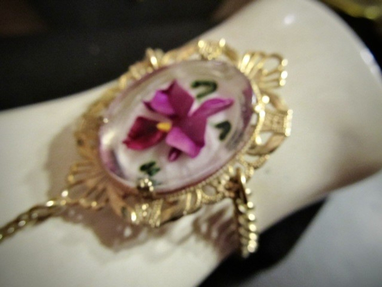 Retro Vintage Gold Tone Slave Ring Bracelet Pressed Orchid in Lucite Unusual