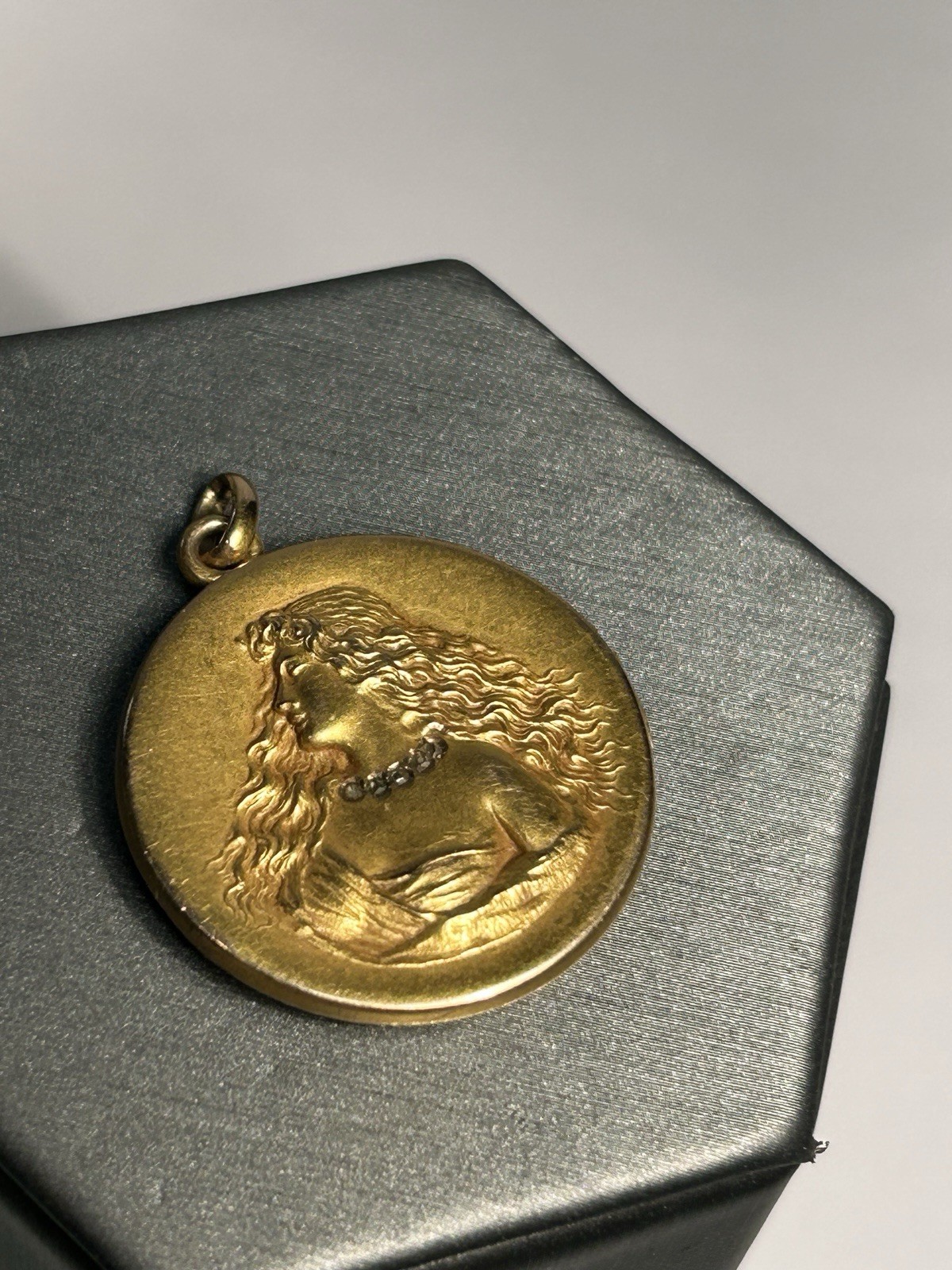 Vintage Art Nouveau Gold Filled Lady Portrait Round Locket Pendant