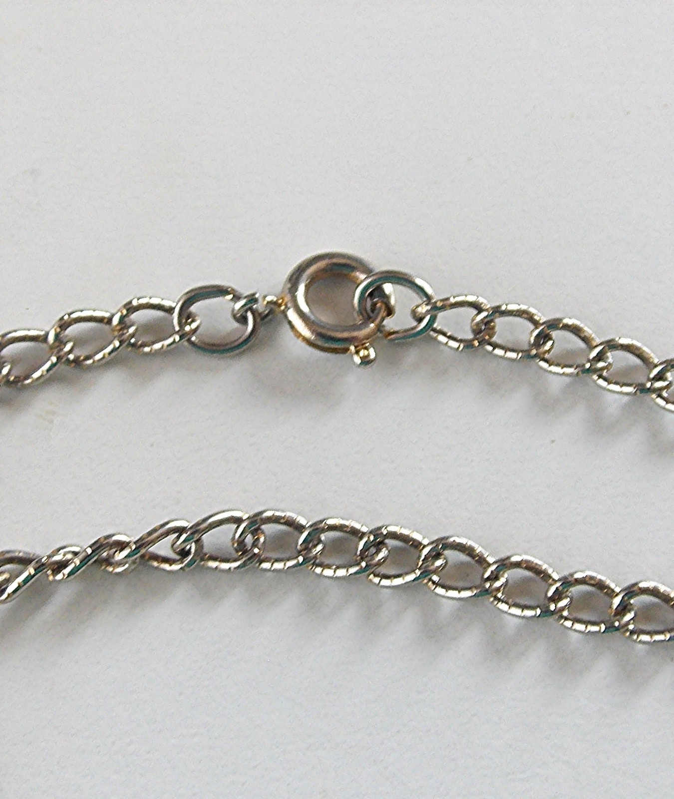 VINTAGE MID-CENTURY LOVELY GOLD TONE CHAIN 58″ AROUND SINGLE STRAND NECKLACE