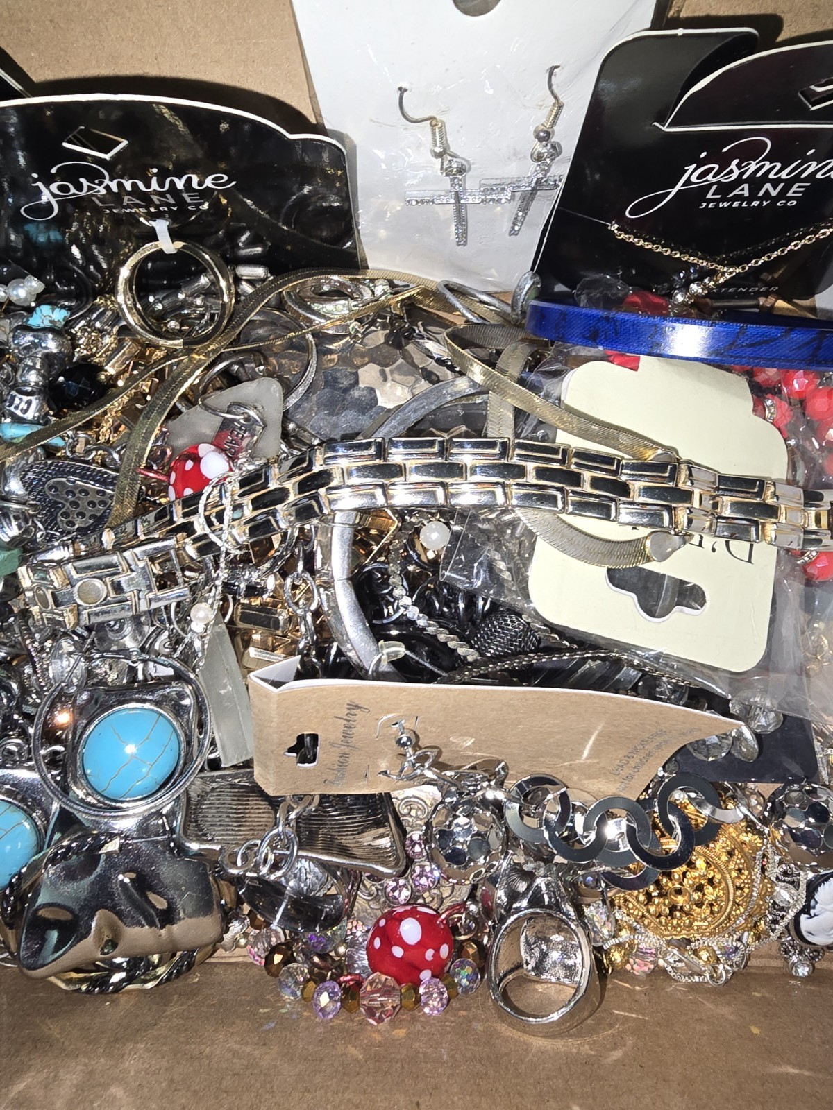 Vintage/Modern All Wear Or Resale Costume Jewelry Lot Weighing 2.10lbs