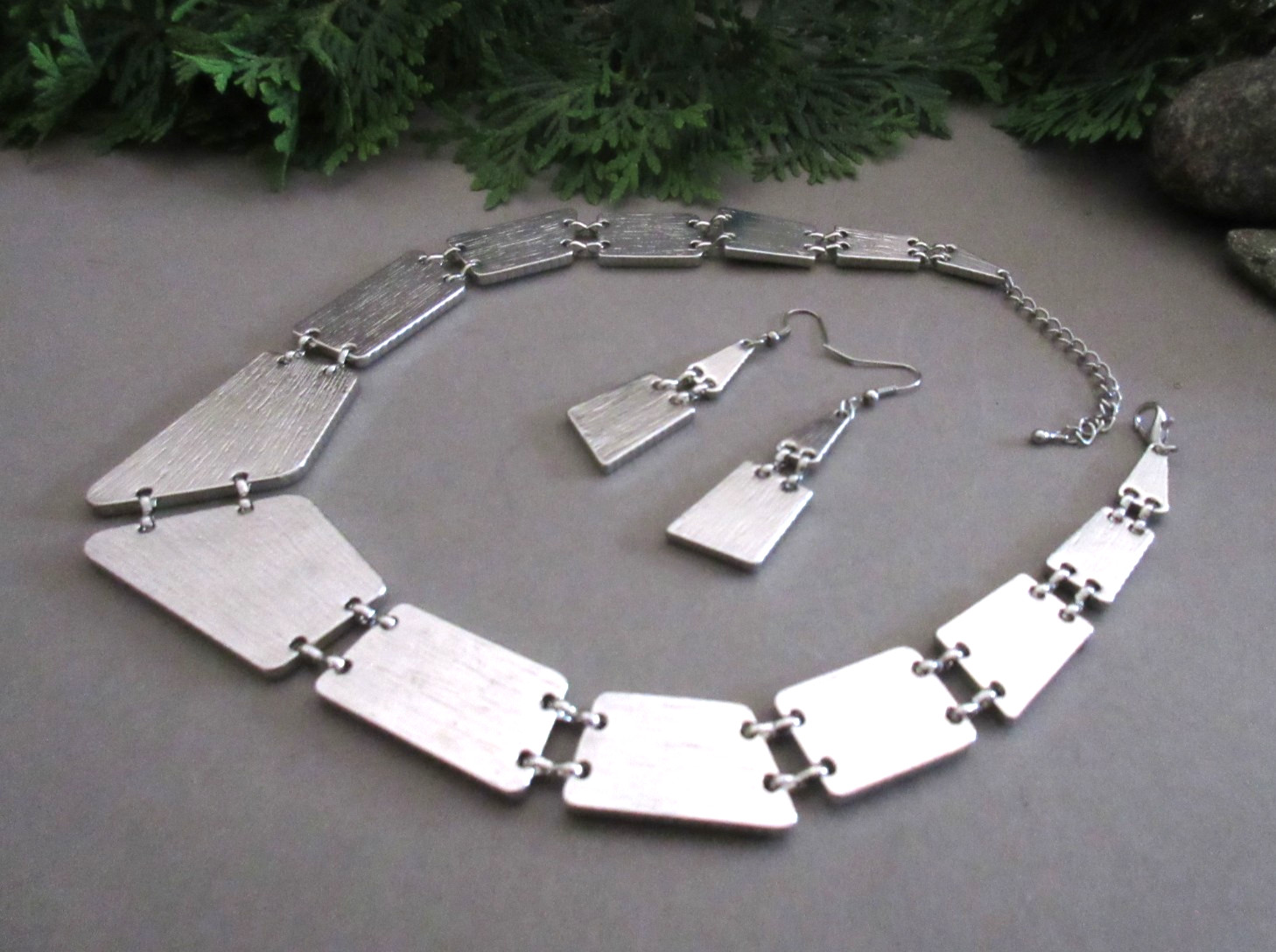 Paua Shell Inlay Enamel Silver Tone Choker Necklace & Pierced Earring Set
