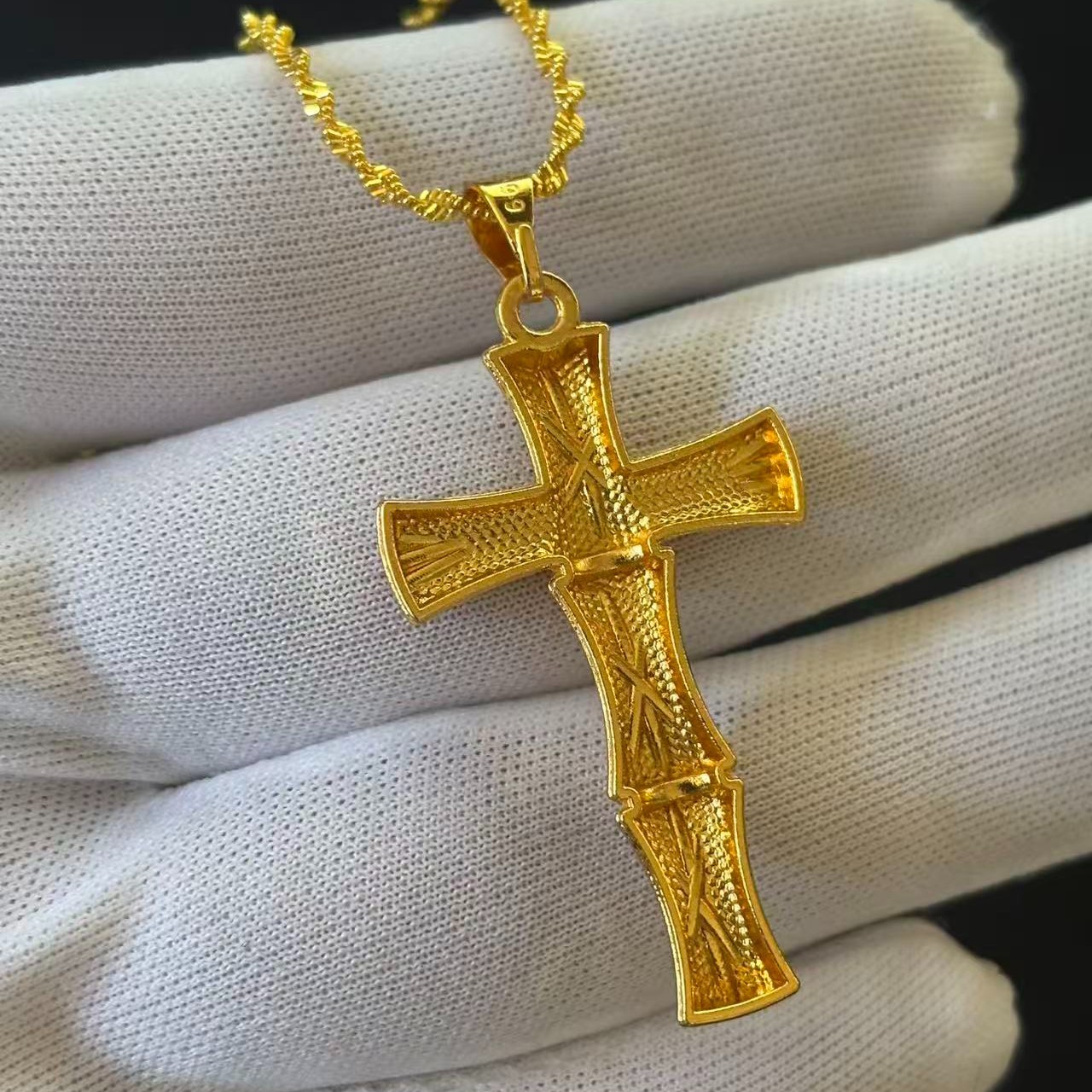 Golden Cross Pendant Necklace Gold-plated (NOT SURE) marked ‘999’, 17 inch