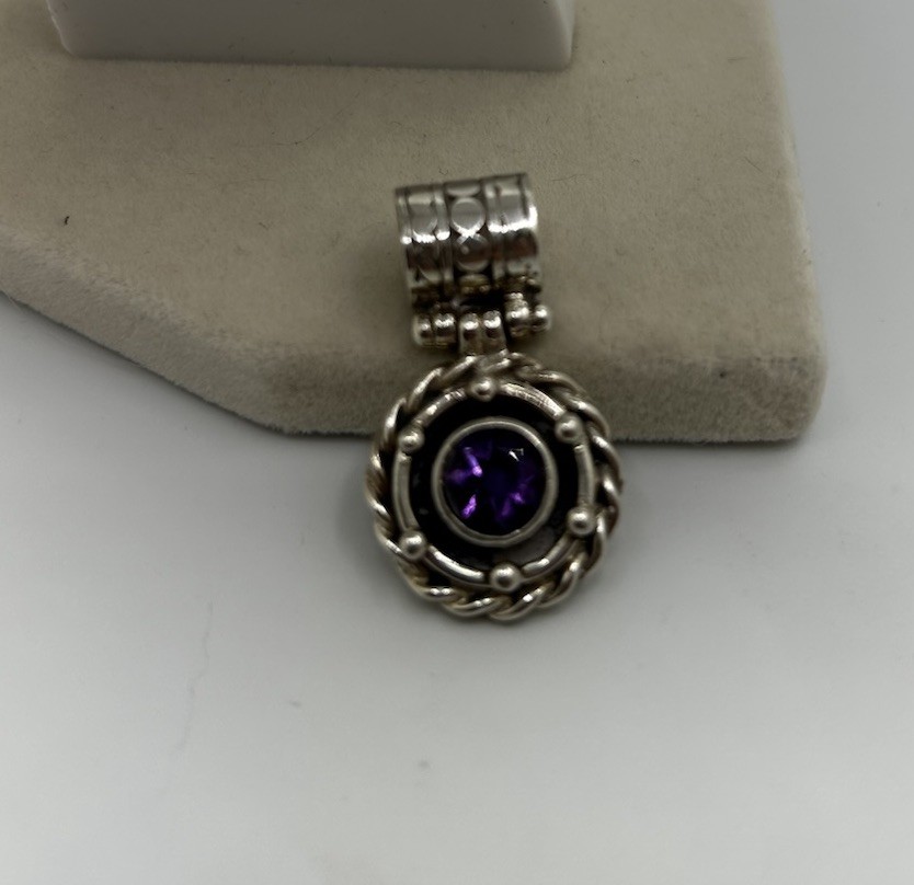 Vintage Southwestern Style Silver And Purple Pendant Jewelry