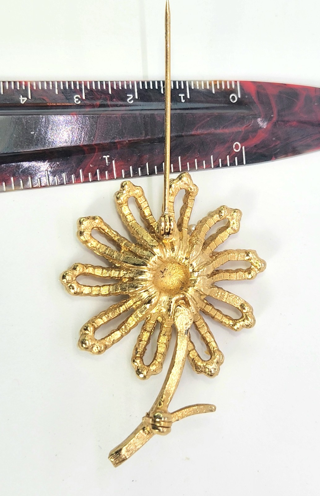 Vintage Brooch Lot Gold Tone Faux Pearls 3 brooches 2-2.5 Inches
