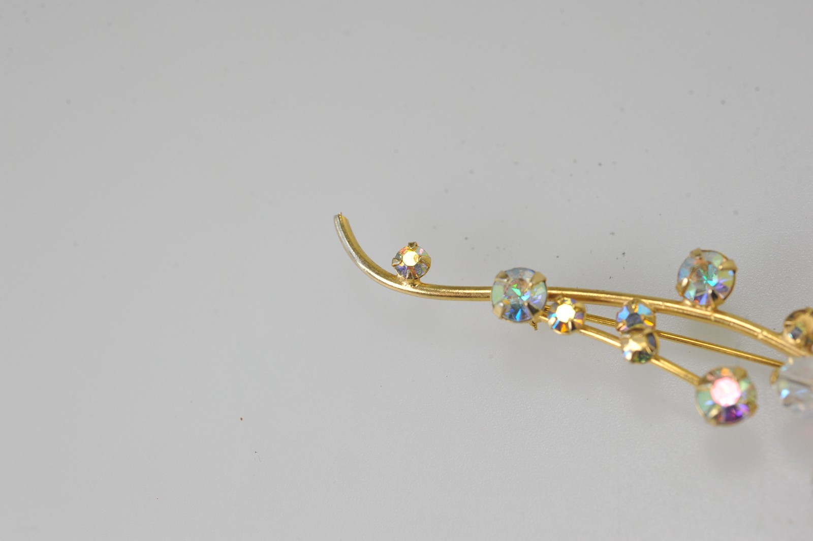 Vintage Brooch ab bead rhinestone long stem spray daisy flower cluster SB3