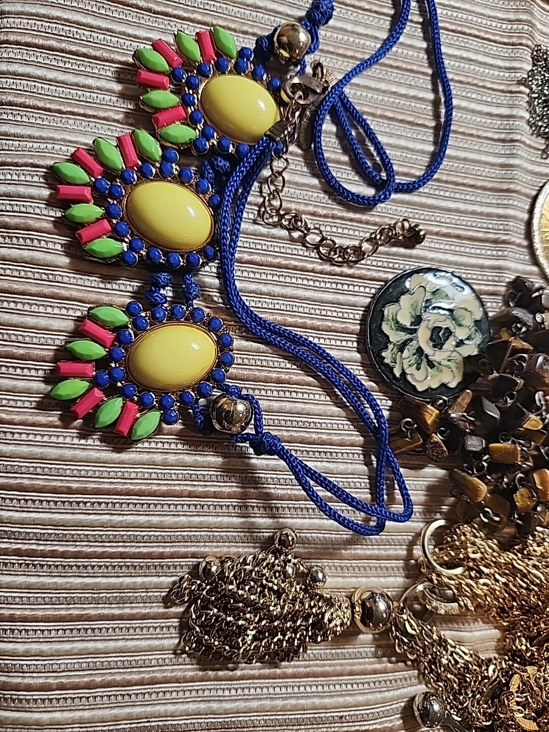 JEWELRY LOT 50+ fashion estate vintage Costume No JUNK 50s 60s 70s 80s (720)