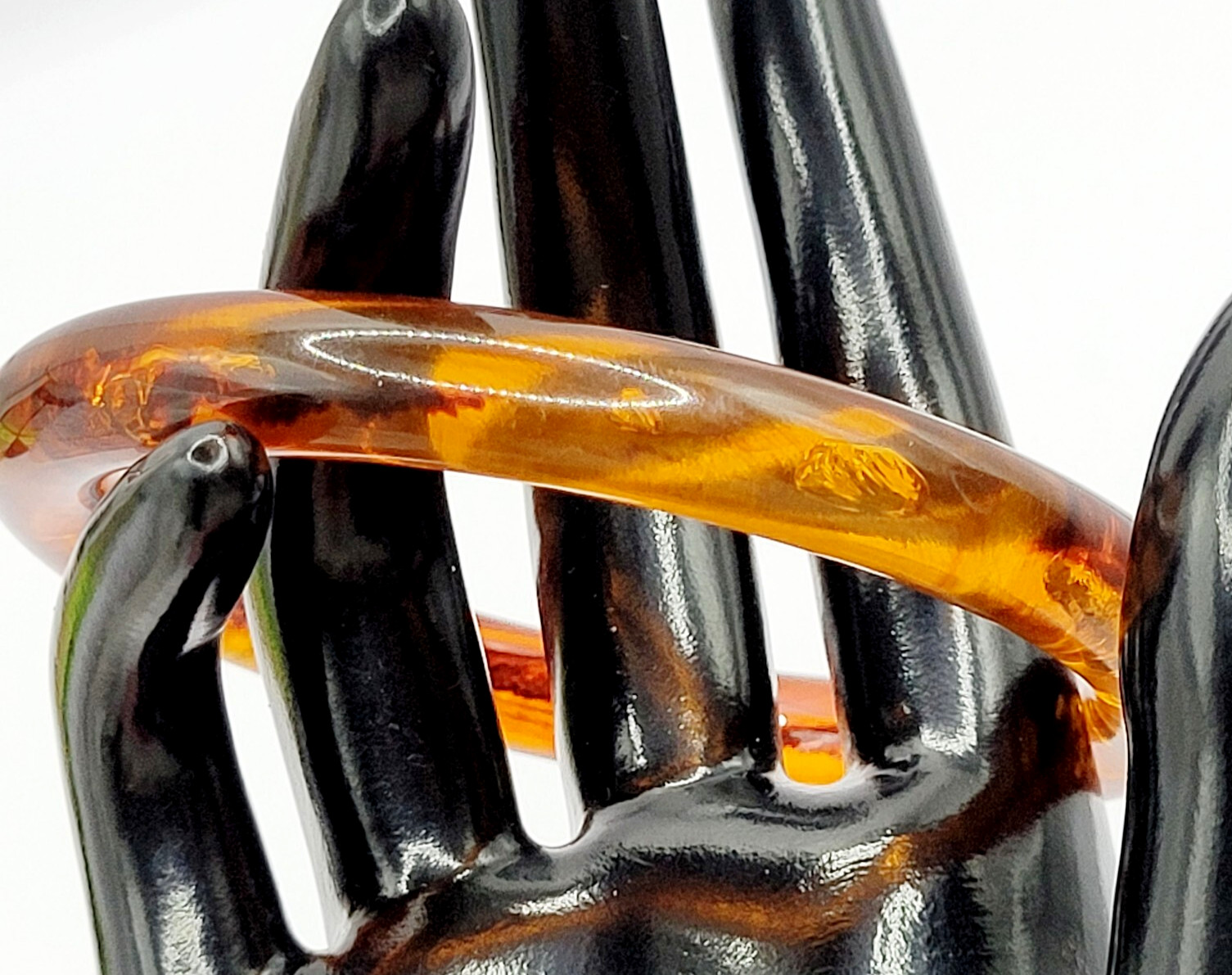 Classic Retro Faux T Shell Acrylic Bangle Bracelet Vintage 1980s with Bubbles