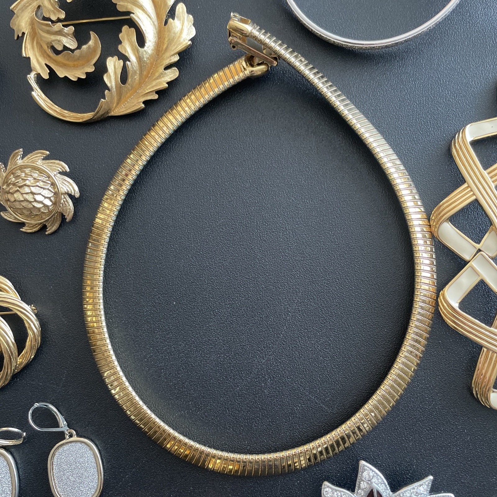 MONET Lot of 19 Pieces Gold & Silver Tone Jewelry Earrings Brooches Necklaces
