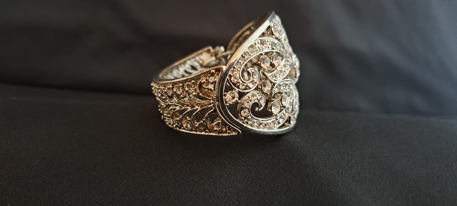 Chunky Open Work Clear Rhinestone Silver Tone Ornate Hinged Bangle Bracelet