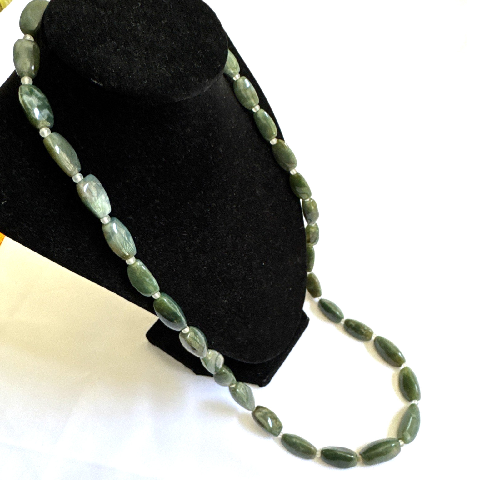 Vintage Chinese Export Natural Green Jade Graduated Bead Necklace 30″ Opera