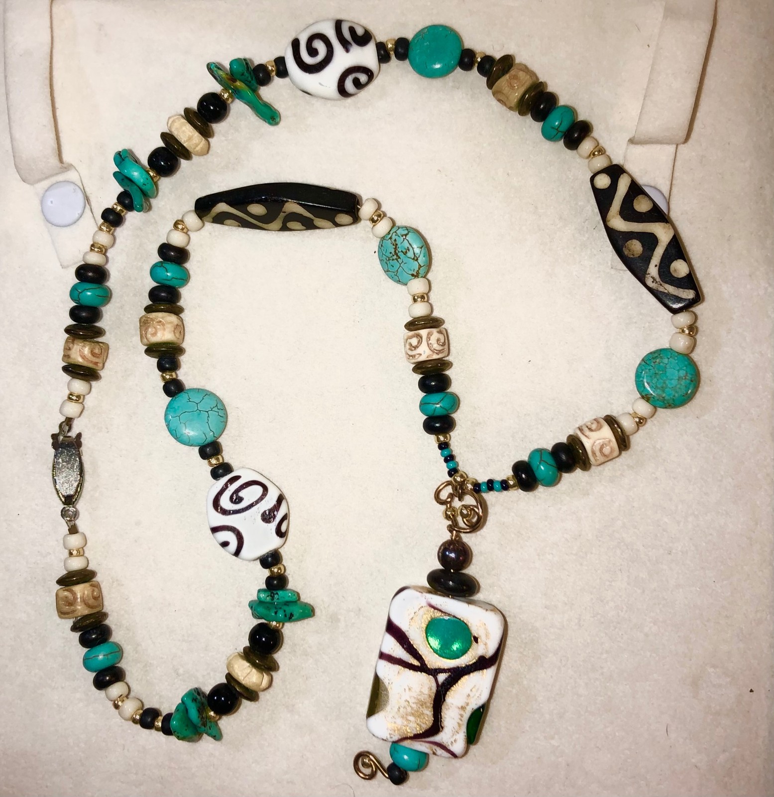 Layered Necklace Silver Tone Glass & Natural Howlite Stone Beads Vtg Multistrand