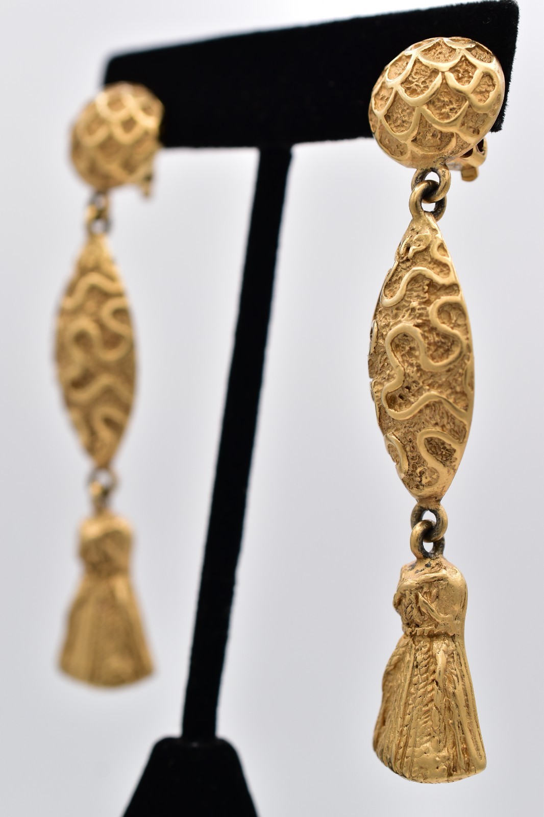 Erwin Pearl Vintage Gold Tassel Clip On Earrings Textured Statement Signed BinAV