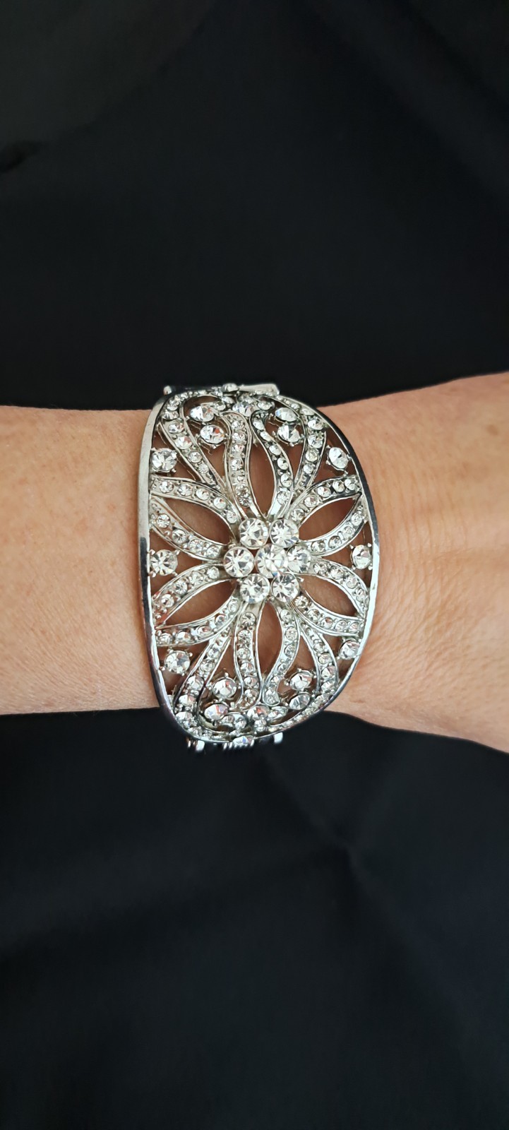 Chunky Open Work Clear Rhinestone Silver Tone Ornate Hinged Bangle Bracelet